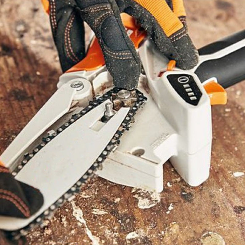 battery-powered wood cutter
